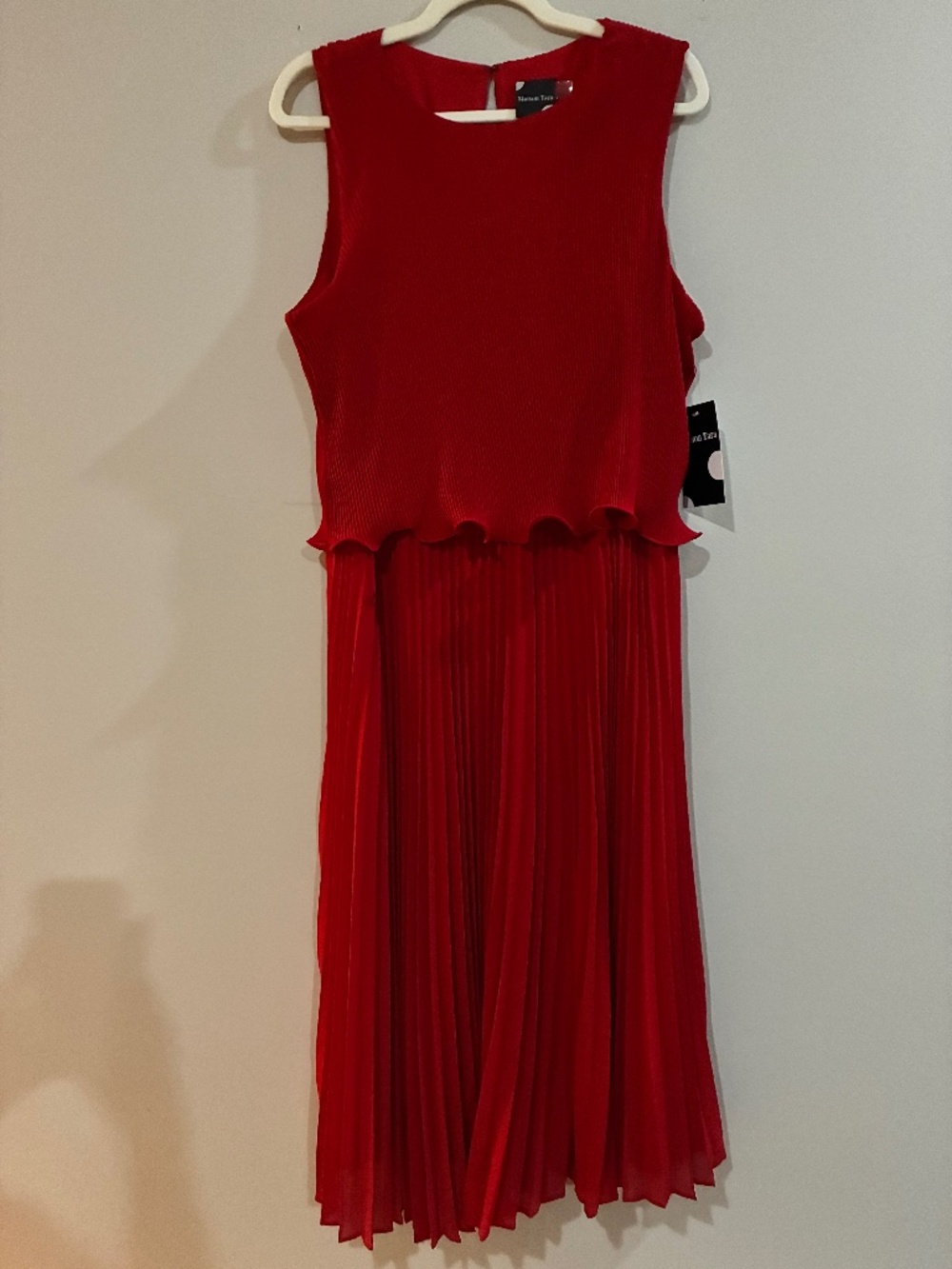 NWT Maison Tara Red Pleated Midi Dress Size 16